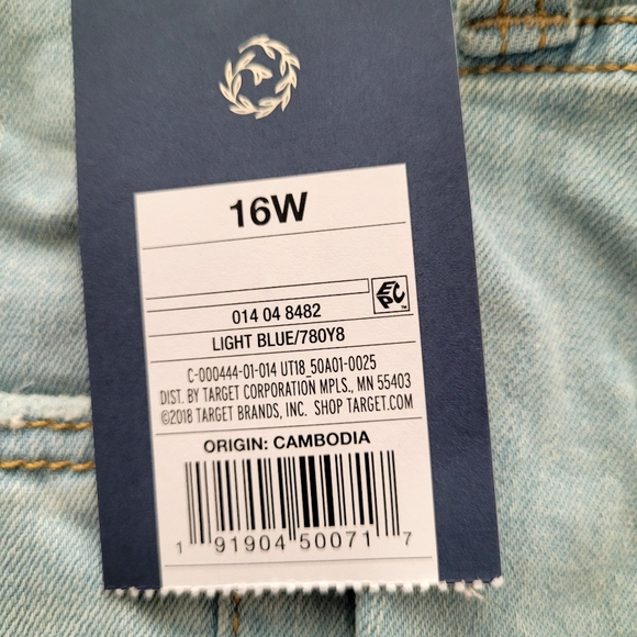 NWT Universal Thread Womens Plus Size Light Wash Distressed Raw Hem Skinny Jeans - Picture 9 of 16